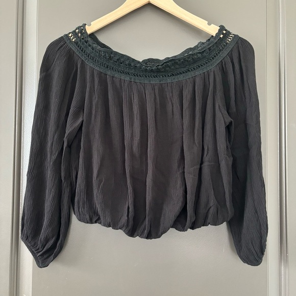 Lulu’s Festival Day Black Lace Off-the-Shoulder Long Sleeved Crop Top Size M - Picture 5 of 10